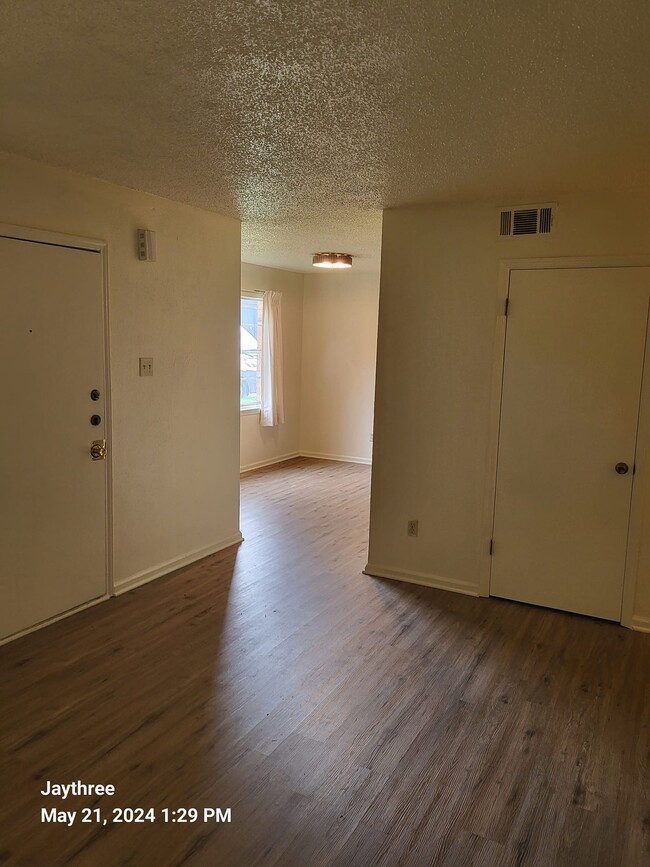 1502 E Beverly Dr, Unit 1502 in Corsicana, TX - Building Photo - Building Photo