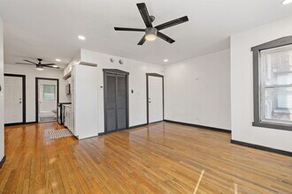 7202 S Indiana Ave in Chicago, IL - Building Photo - Building Photo