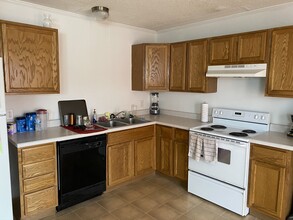 Reagan Townhouses in Kewanee, IL - Building Photo - Interior Photo