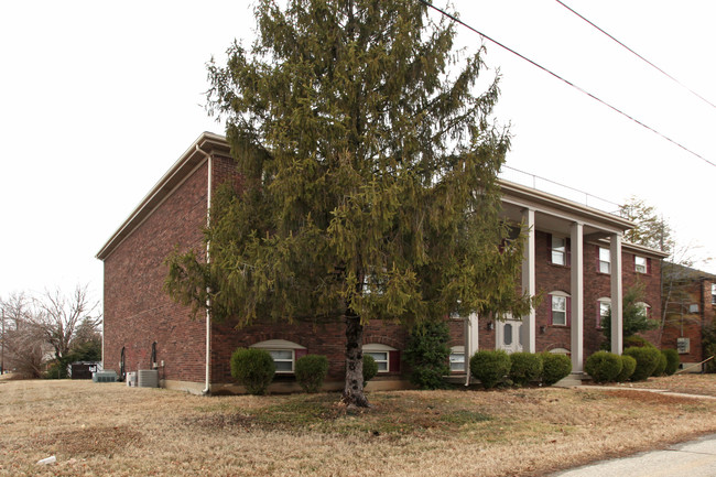 3340 Breckenridge Ln in Louisville, KY - Building Photo - Building Photo