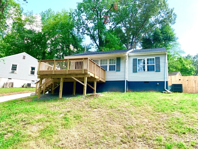 property at 714 Woodlawn Dr