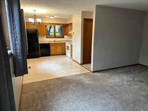 414 Nicollet Ave, Unit 1 in North Mankato, MN - Building Photo - Building Photo