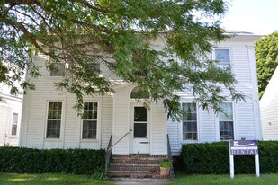 130 Union Street, Unit D in Bennington, VT - Building Photo