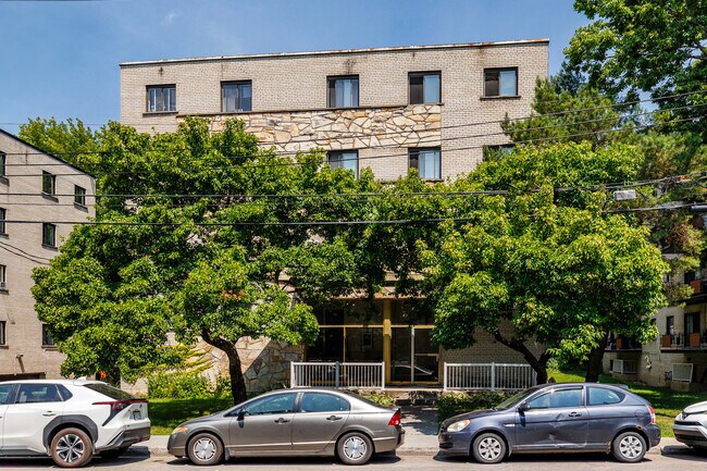 6051 Émile-Nelligan Rue