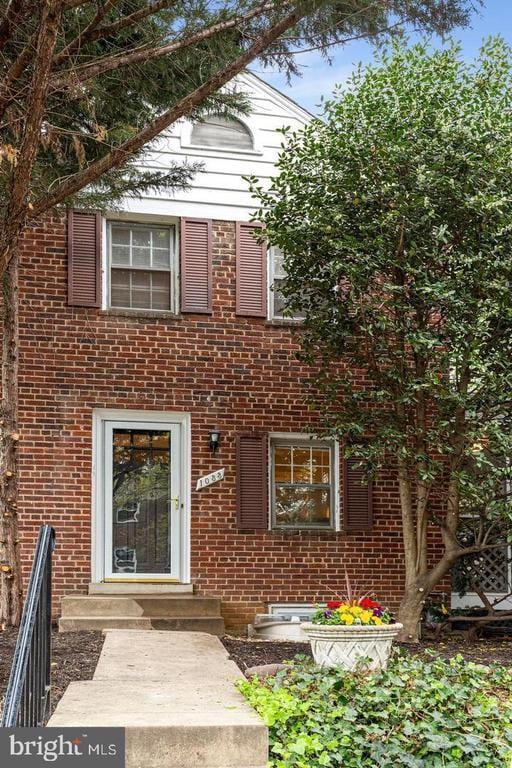 property at 1033 N Monroe St