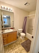 1012 Harts Cove Way in Seneca, SC - Building Photo - Building Photo