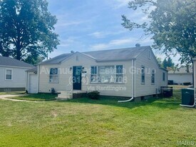 1520 Attica Dr in St. Louis, MO - Building Photo