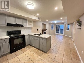 75 Tormina Blvd in Whitby, ON - Building Photo - Building Photo