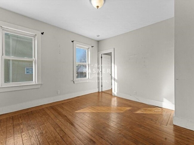 31 Moore St in Somerville, MA - Building Photo - Building Photo