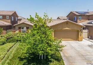 5900 Warren Ridge Dr in Bakersfield, CA - Building Photo - Building Photo