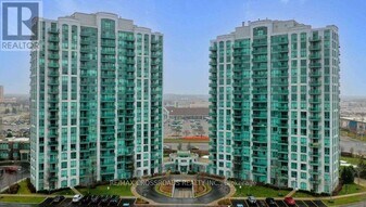 4900 Glen Erin Dr in Mississauga, ON - Building Photo