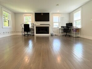8 Briggs Rd in Lexington, MA - Building Photo - Building Photo