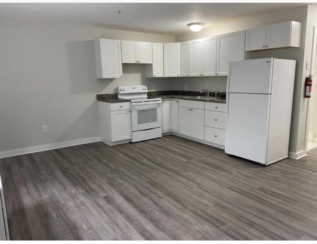 45 W Main St in Conway, NH - Building Photo - Building Photo