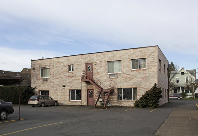 Fuiten's Campus view apartments in Forest Grove, OR - Building Photo - Building Photo