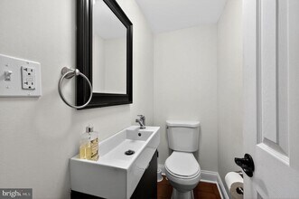 2211 N Howard St in Philadelphia, PA - Building Photo - Building Photo