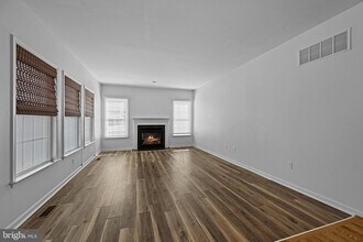 4018 Tiber Falls Dr in Ellicott City, MD - Building Photo - Building Photo