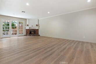 18850 Hatteras St in Los Angeles, CA - Building Photo - Building Photo