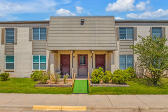 Deep Creek Apartments in Snyder, TX - Building Photo - Building Photo