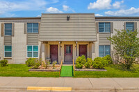 Deep Creek Apartments in Snyder, TX - Foto de edificio - Building Photo