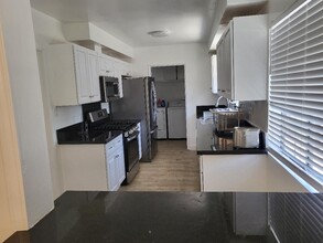 8856 Casaba Ave in Winnetka, CA - Building Photo - Building Photo