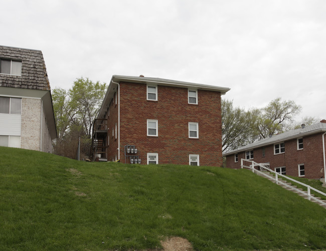 806 N 46th St in Omaha, NE - Foto de edificio - Building Photo