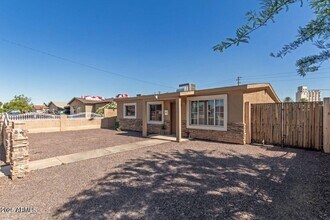 2421 W Washington St in Phoenix, AZ - Building Photo - Building Photo