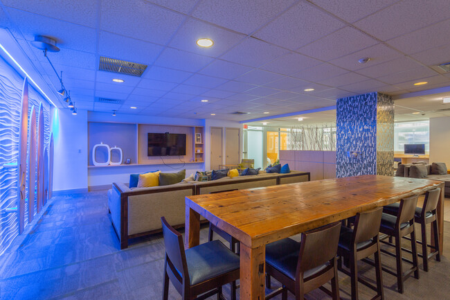 Mayflower Apartments in Virginia Beach, VA - Building Photo - Interior Photo