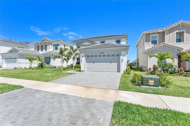 14458 Spruce Pne Dr in Westlake, FL - Building Photo - Building Photo