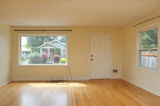 20-26 NE 56th Ave in Portland, OR - Building Photo - Building Photo