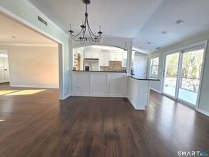 51 Glendale Rd in Stamford, CT - Building Photo - Building Photo