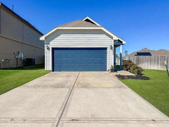 2506 Moapa Dr in Shenandoah, TX - Foto de edificio - Building Photo