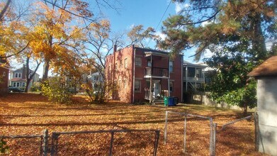 2407 2nd Ave, Unit #1 in Richmond, VA - Foto de edificio - Building Photo