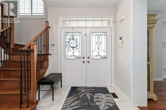 573 Gardenbrook Ave in Oakville, ON - Building Photo - Building Photo