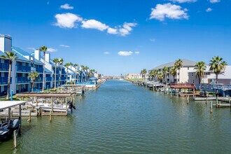 Spinnaker Condominiums in Corpus Christi, TX - Foto de edificio - Building Photo
