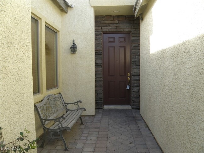 property at 8133 Chestnut Hollow Ave