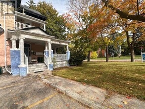 50 Nelson St W in Brampton, ON - Building Photo - Building Photo