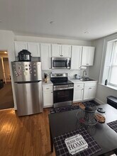 16 Washington St, Unit 2 in Peabody, MA - Foto de edificio - Building Photo