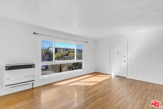 4733 Lexington Ave in Los Angeles, CA - Building Photo - Building Photo