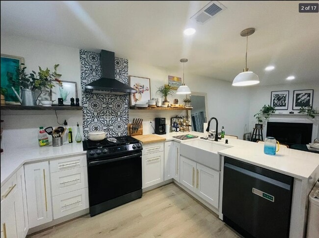 40 Triumph Ct, Unit 40B