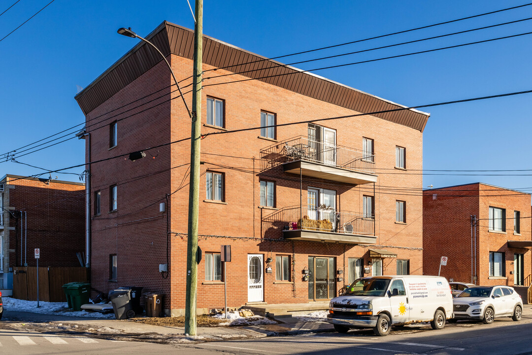 396 15E Av in Montréal, QC - Building Photo