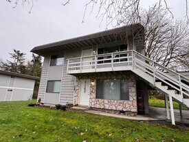 10428 29th St E, Unit 10428 in Edgewood, WA - Building Photo