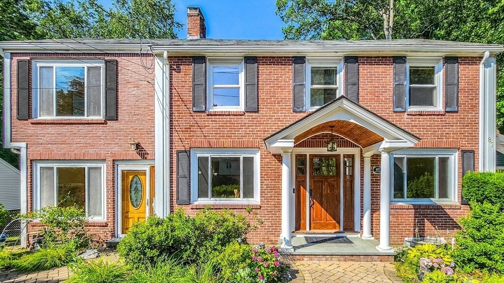 87 Woodward St in Newton, MA - Building Photo