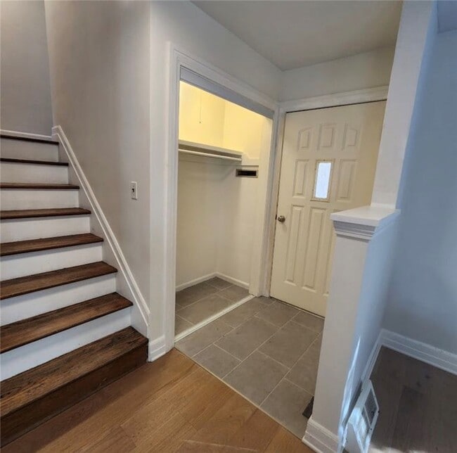 240 Maywood Dr in Rochester, NY - Building Photo - Building Photo