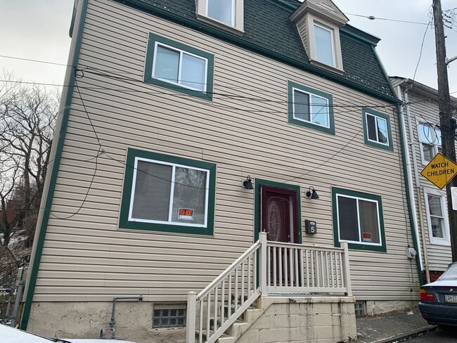 property at 5 Kosciusko Way