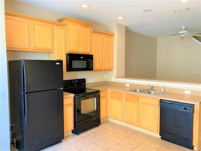 5311 Paradise Cay Cir in Kissimmee, FL - Building Photo - Building Photo