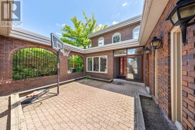 63 Collingdale Rd in Toronto, ON - Building Photo - Building Photo