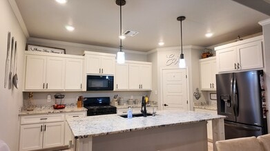 5704 Winchester Ave in Odessa, TX - Building Photo - Building Photo