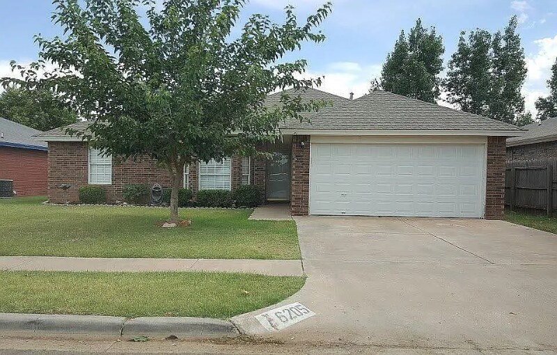 6205 14th St in Lubbock, TX - Foto de edificio