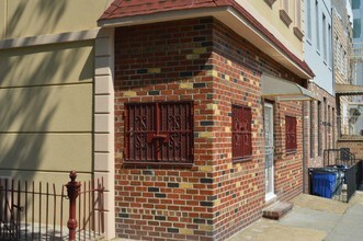 375 Manhattan Ave in Brooklyn, NY - Building Photo - Building Photo