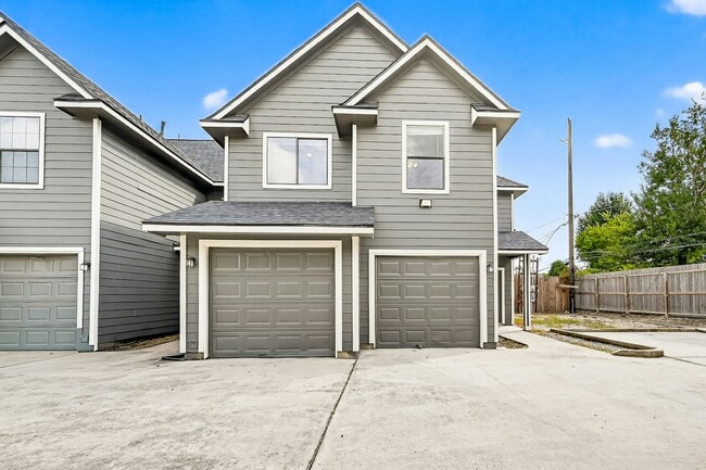 10035 Morocco Rd in Houston, TX - Building Photo - Building Photo